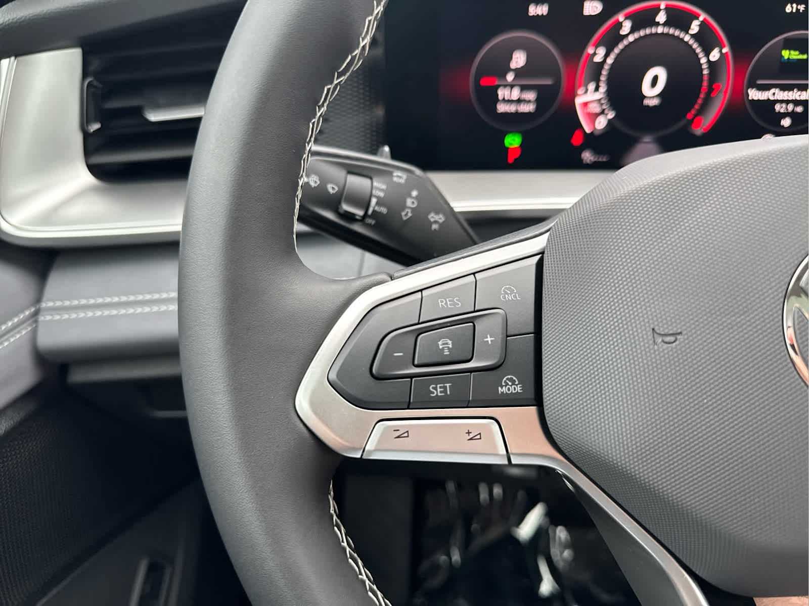 2025 Volkswagen Tiguan SE photo 24