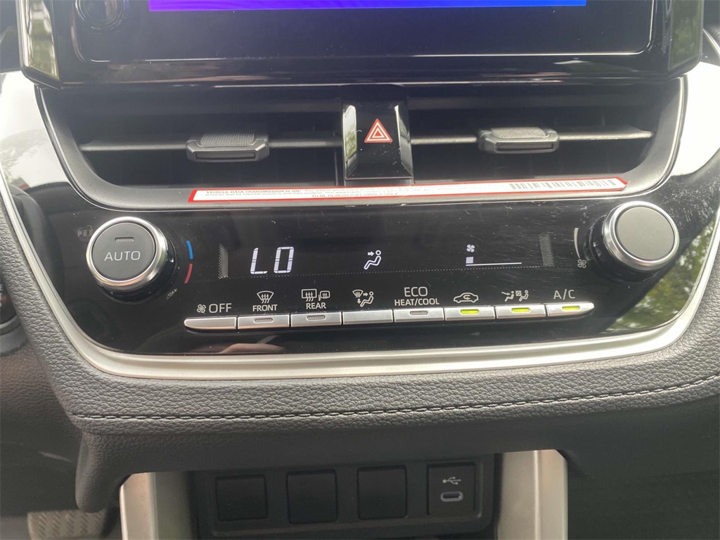 2024 Toyota Corolla Cross LE photo 21