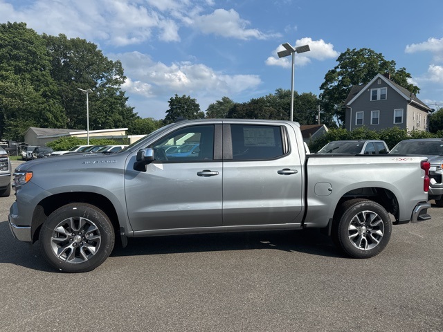 2025 Chevrolet Silverado 1500 LT photo 2