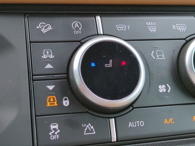 2023 Land Rover Defender 110 photo 19
