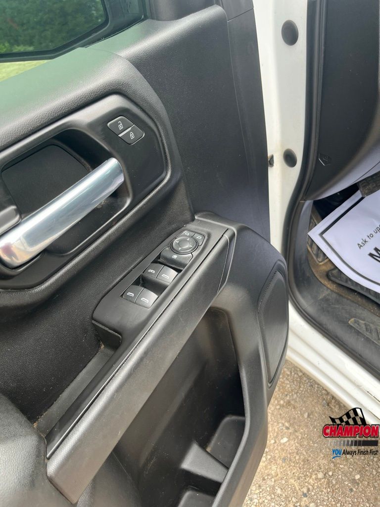 2020 Chevrolet Silverado 1500 Custom photo 10