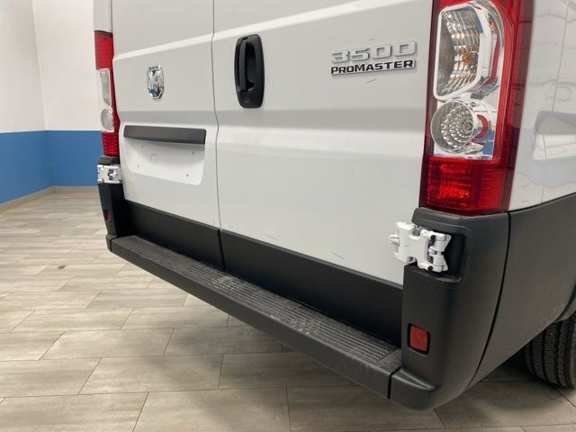 2024 Ram C/V Tradesman photo 29