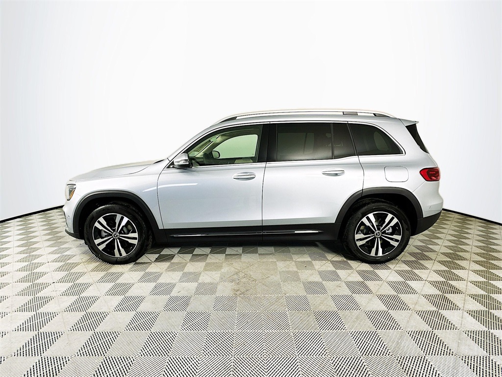 2025 Mercedes Benz GLB 250 photo 4
