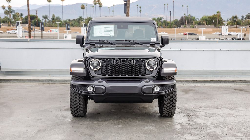 2025 Jeep Gladiator Willys photo 3