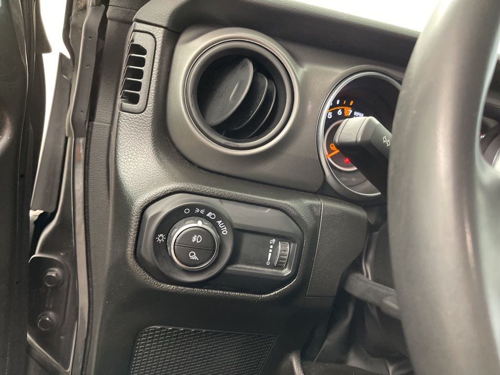 2023 Jeep Gladiator Sport photo 7