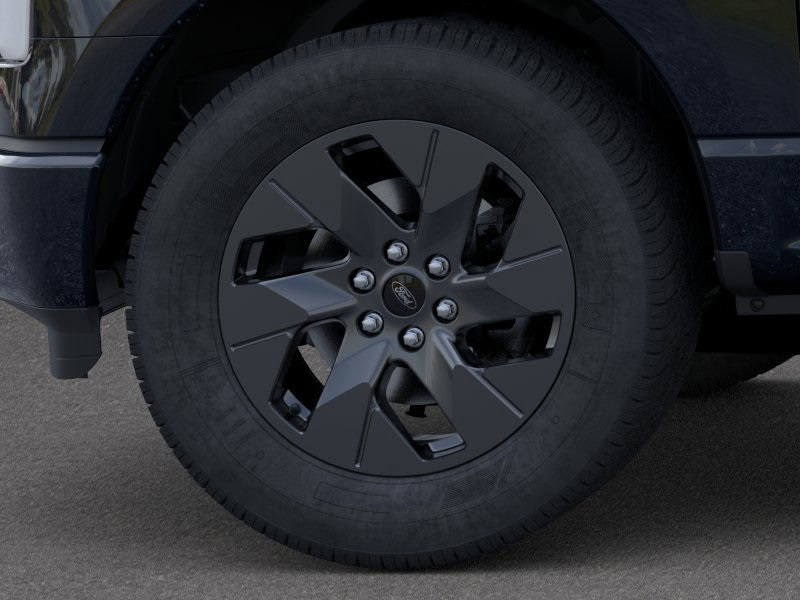 2025 Ford F-150 Lightning Lariat photo 18