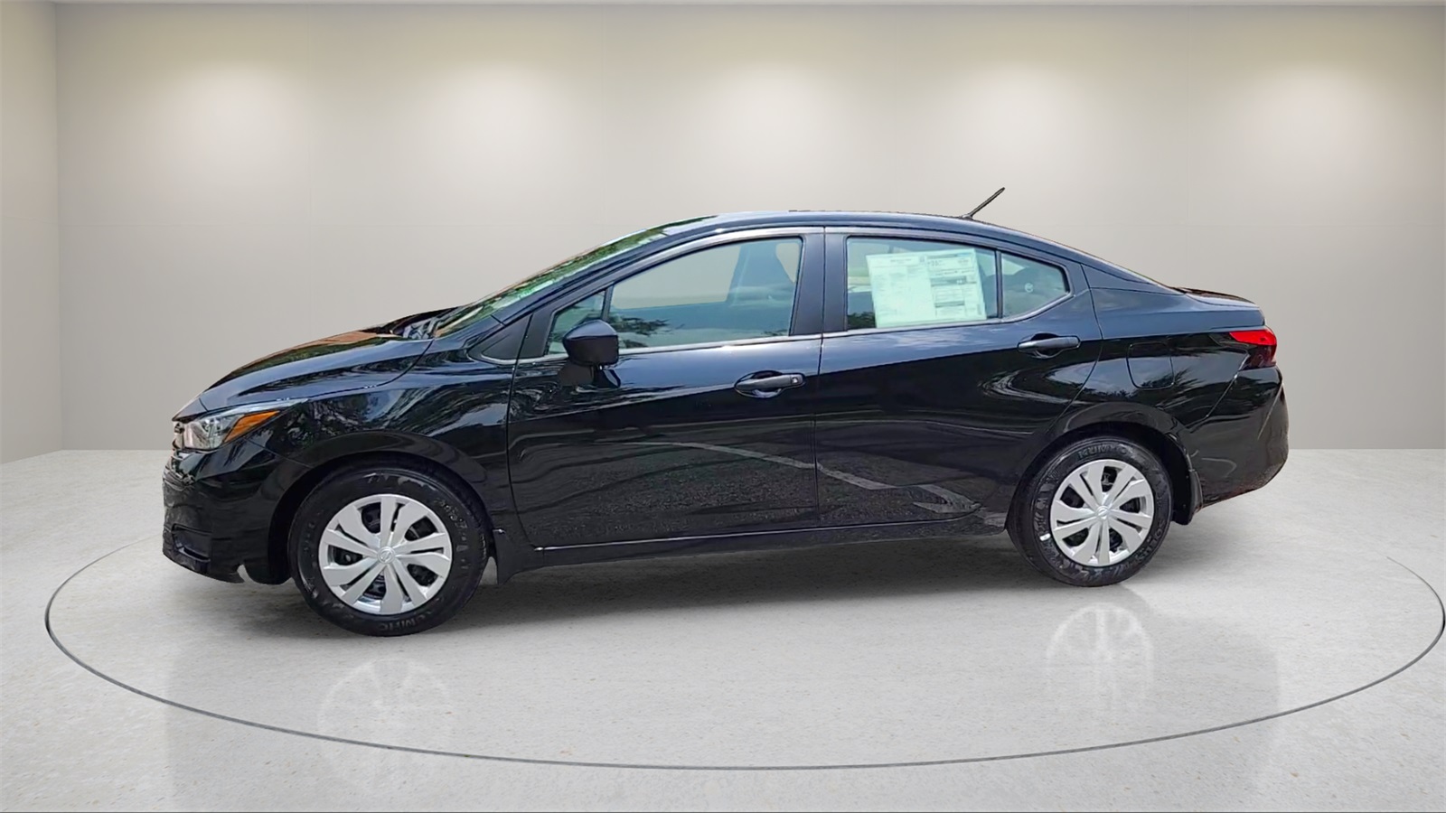 2025 Nissan Versa S photo 4