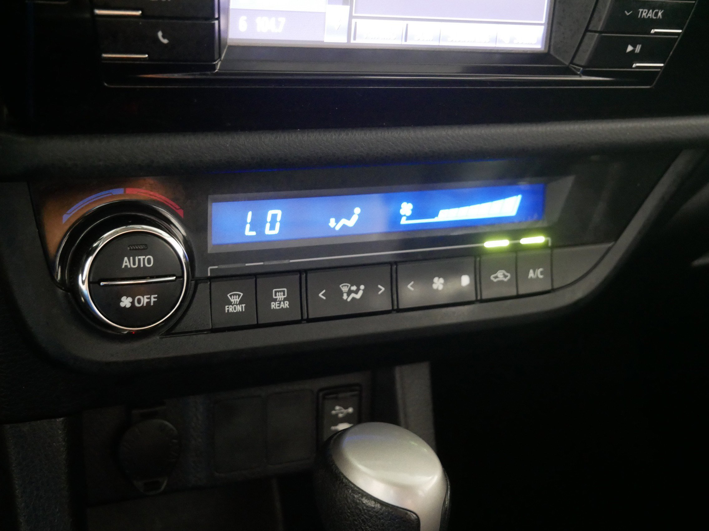2016 Toyota Corolla S photo 23
