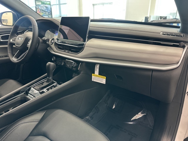2025 Jeep Compass Limited photo 28