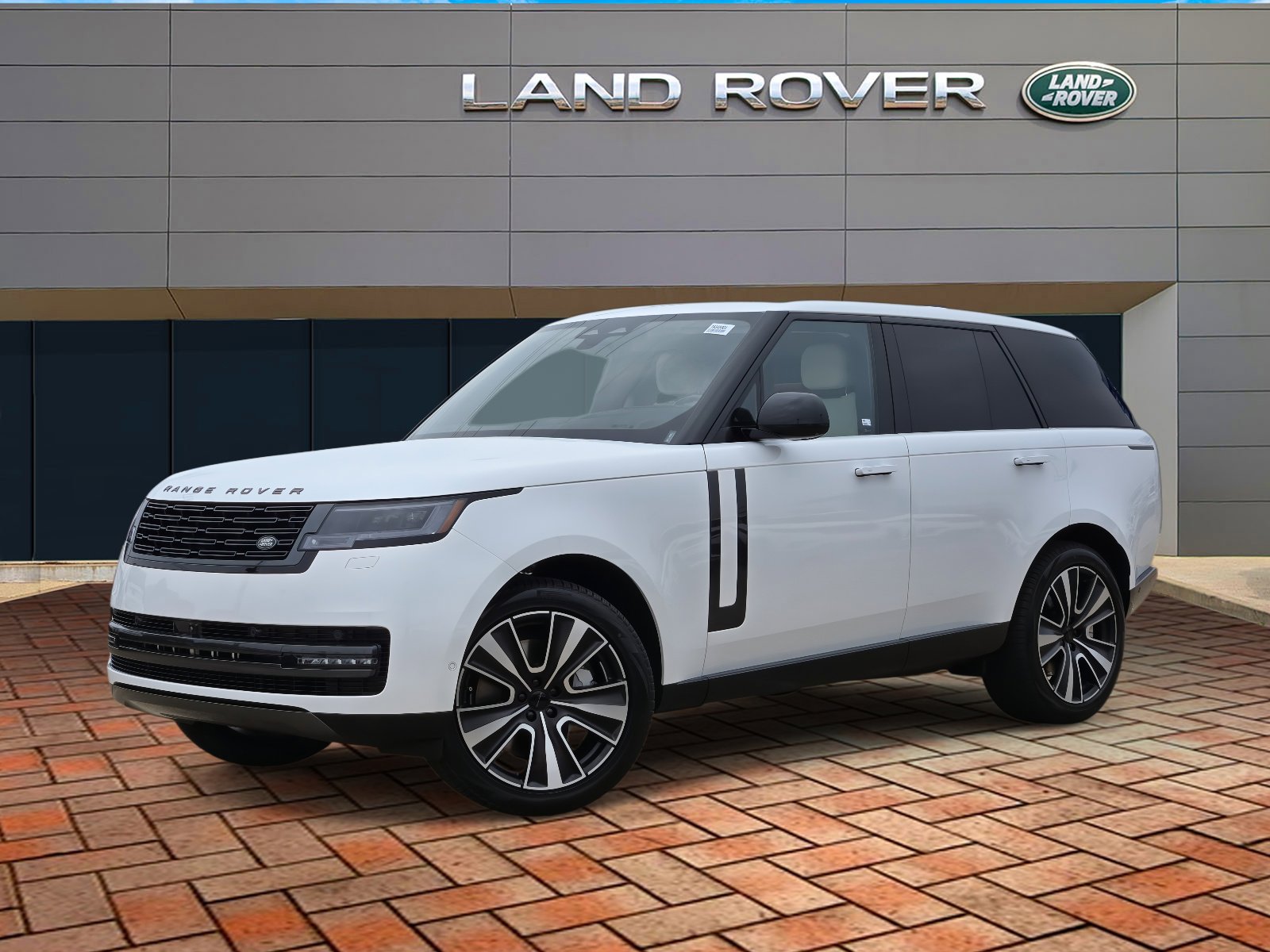 2026 Land Rover Range Rover SE's photo