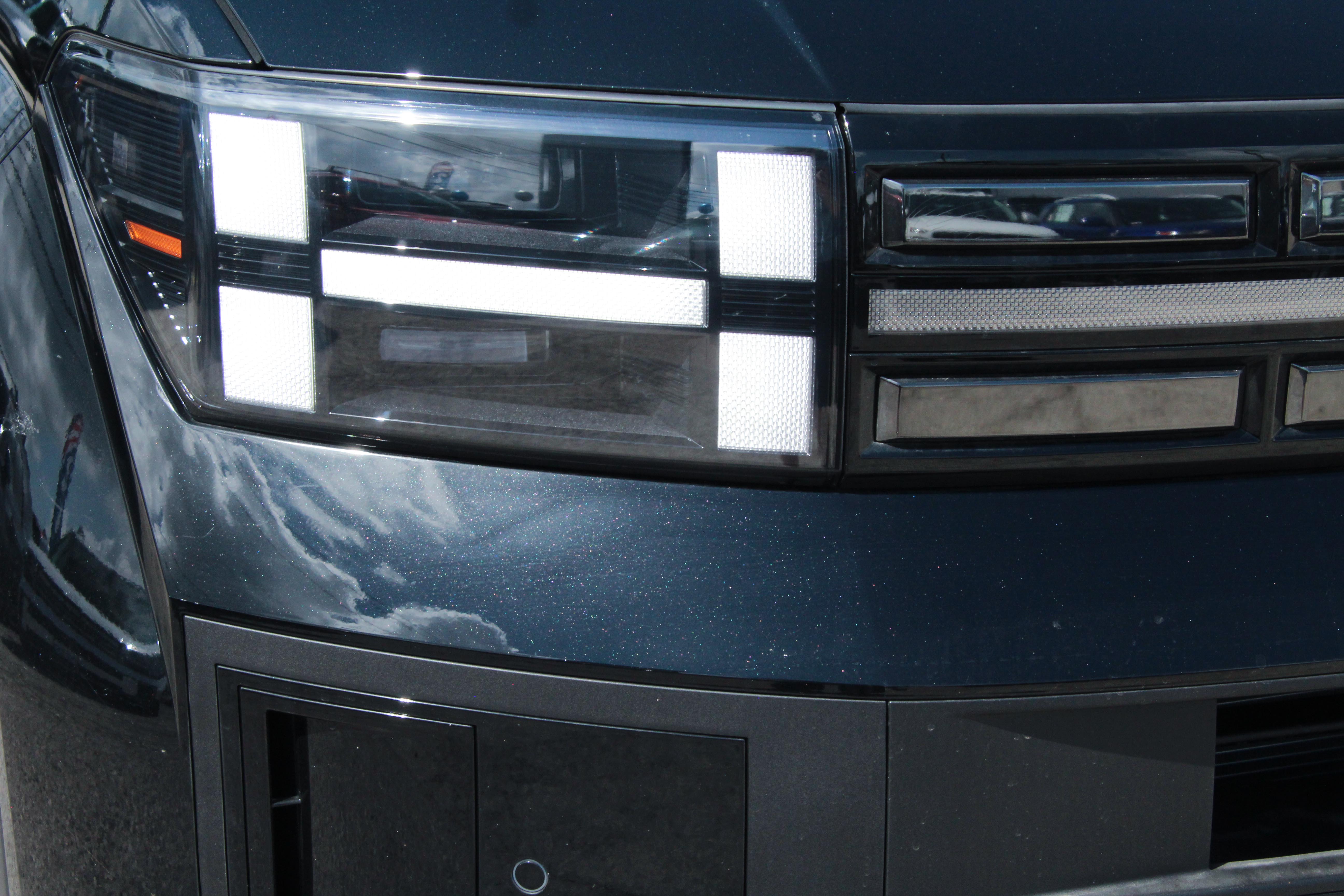2025 Hyundai Santa Fe Limited photo 3