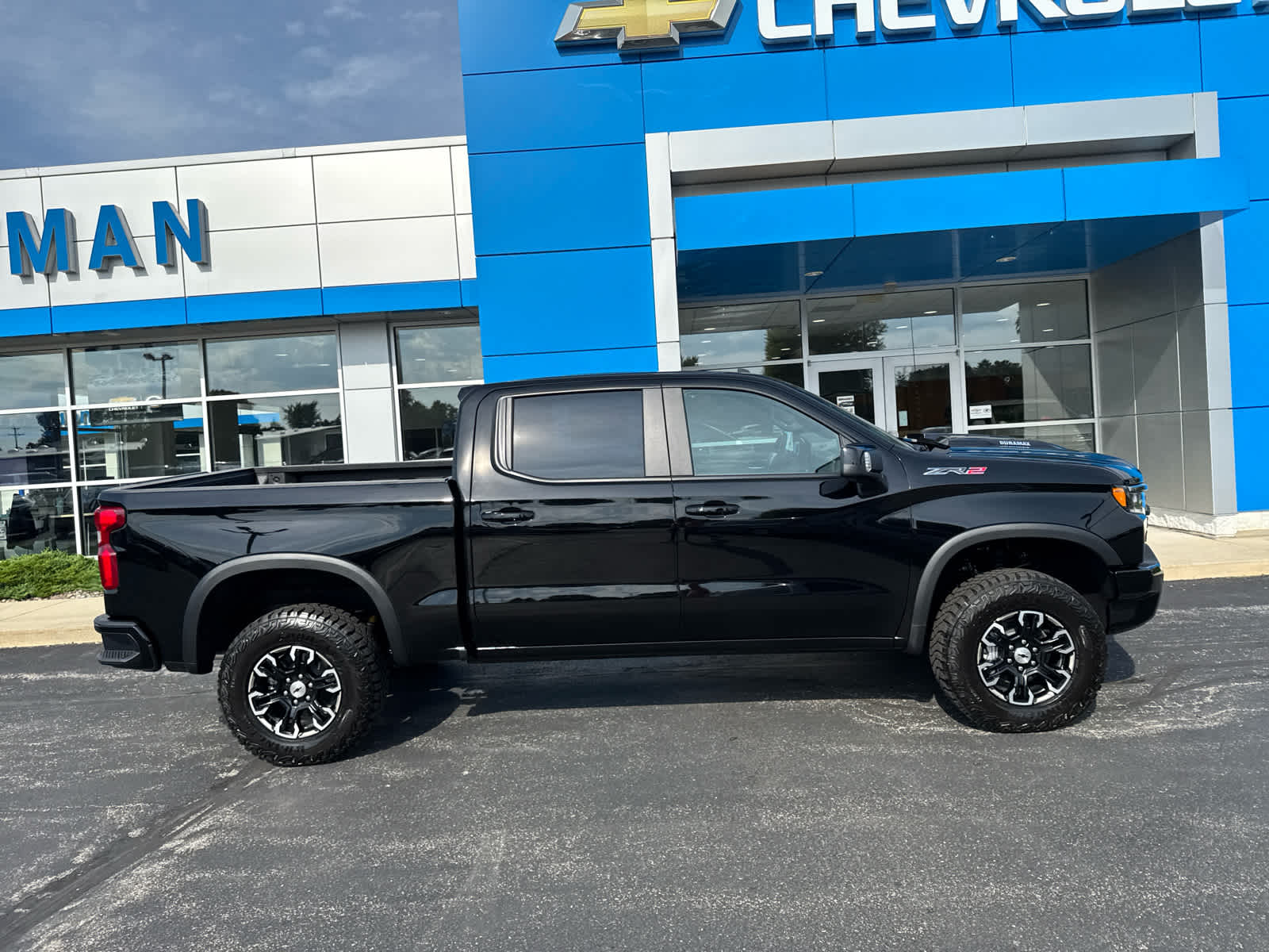 2025 Chevrolet Silverado 1500 ZR2 photo 3