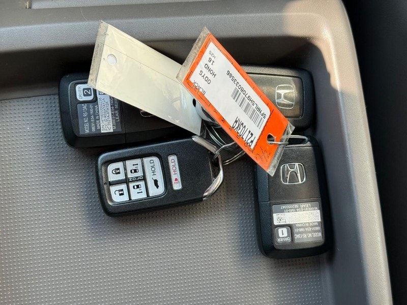 2016 Honda Odyssey Touring photo 31
