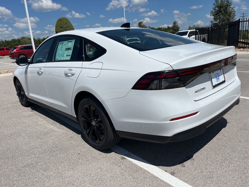 2025 Honda Accord SE photo 3