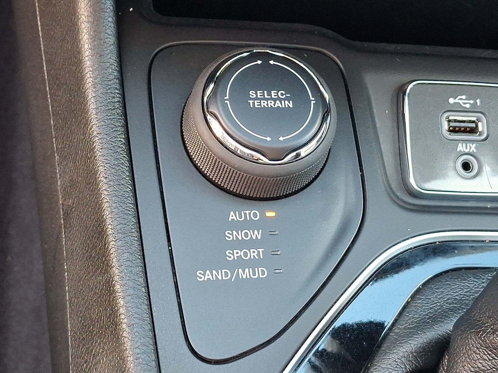 2022 Jeep Cherokee Limited photo 25