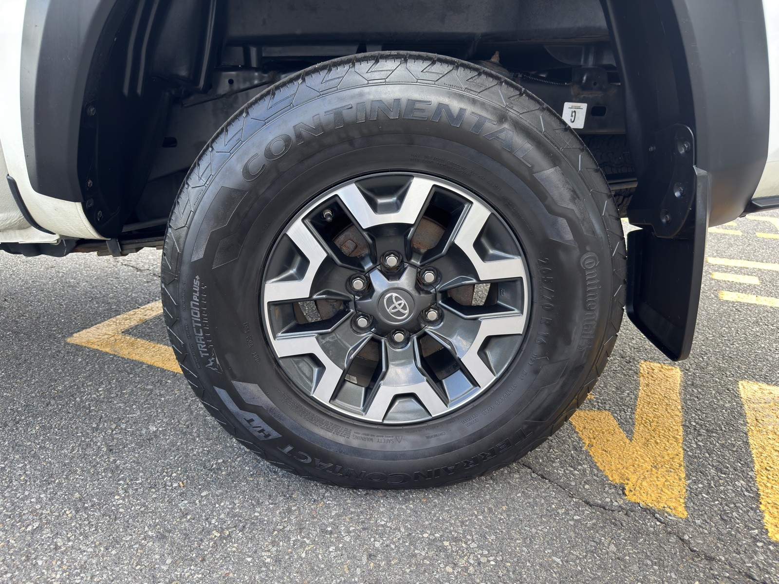 2020 Toyota Tacoma TRD SR5 photo 11