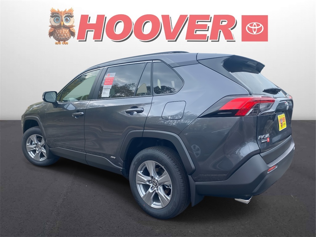 2025 Toyota RAV4 Hybrid XLE photo 3