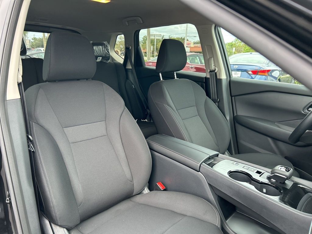 2025 Nissan Rogue S photo 20