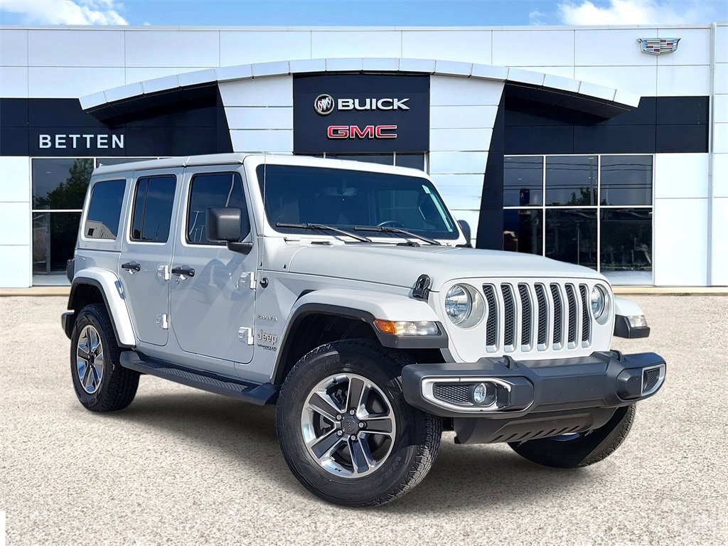 2022 Jeep Wrangler Unlimited Sahara photo 2
