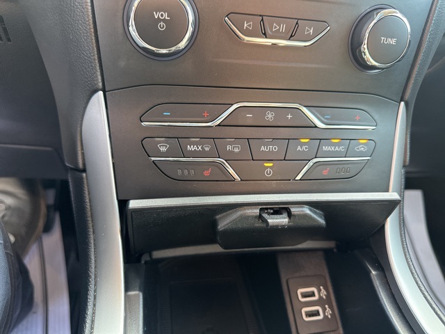 2019 Ford Edge SEL photo 39
