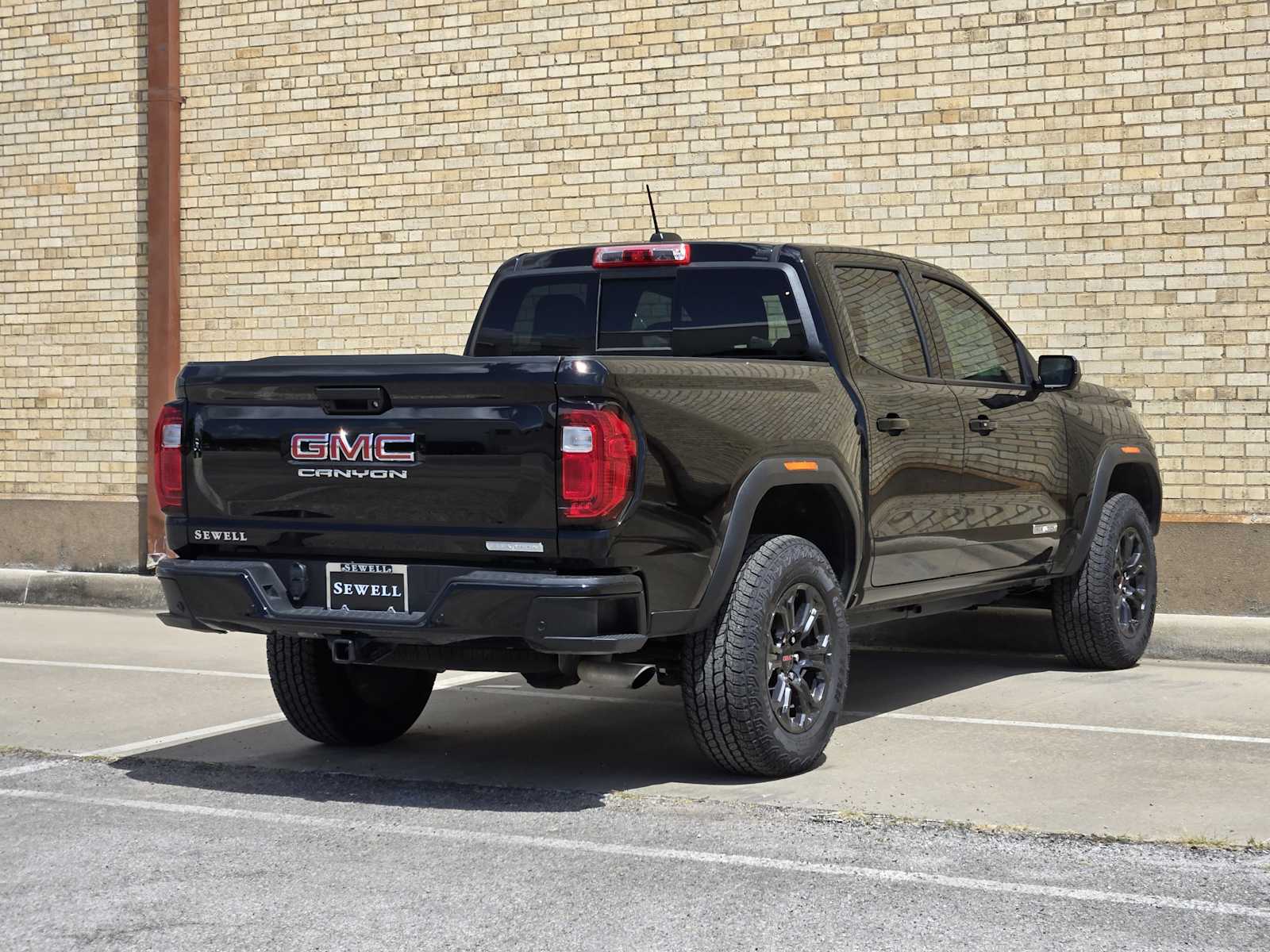 New 2025 Onyx Black GMC Elevation image 3