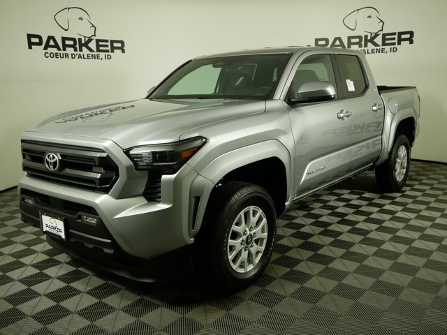 2025 Toyota Tacoma SR5's photo