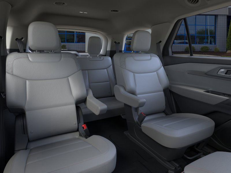 2025 Ford Explorer photo 7