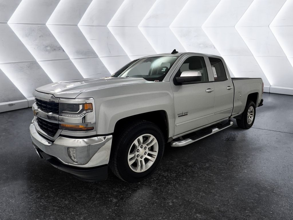 2019 Chevrolet Silverado 1500 LT photo 3
