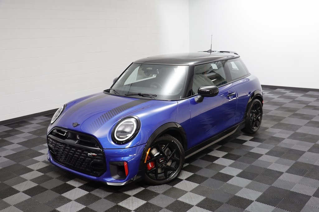 2025 Mini Cooper 2 Door Hardtop Iconic photo 2