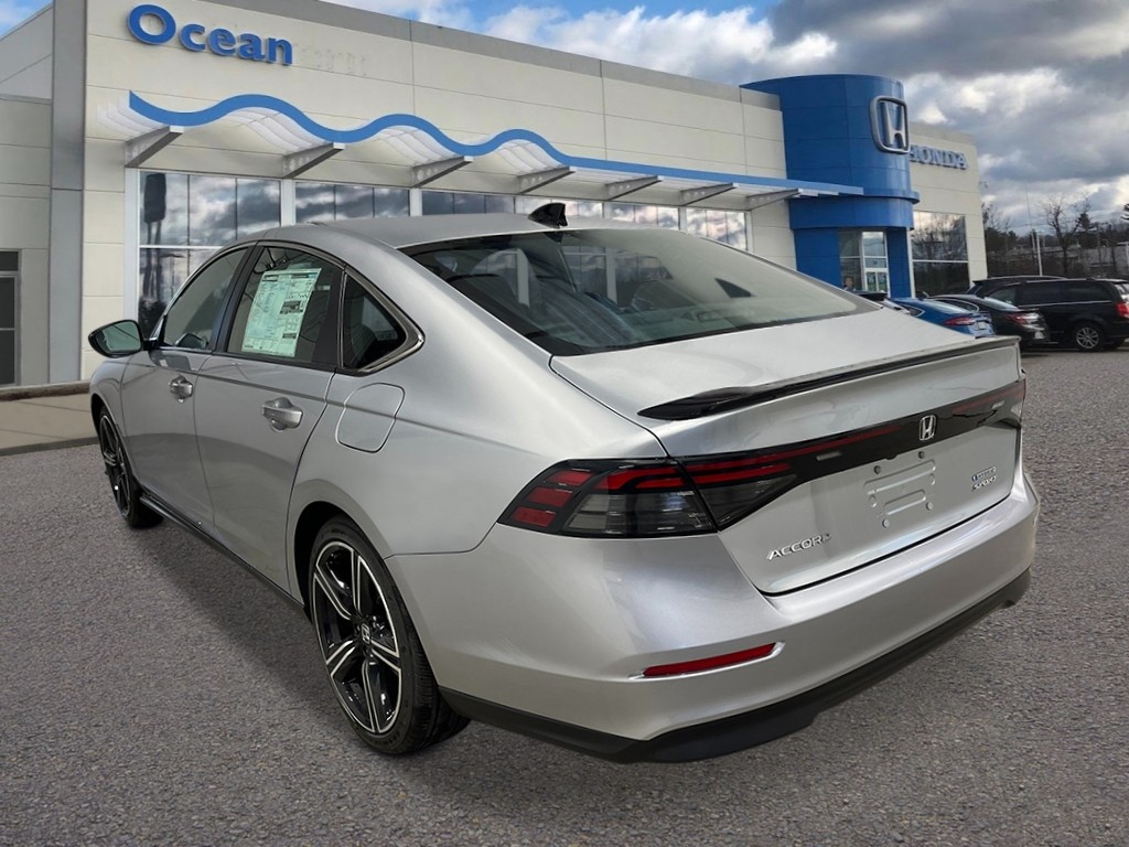 2025 Honda Accord Hybrid Sport photo 2