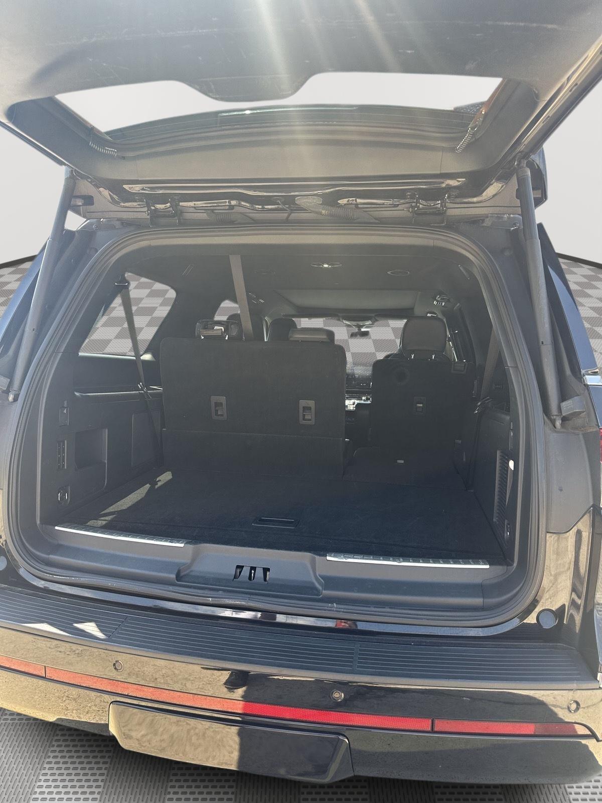 2023 Lincoln Navigator L Reserve photo 5