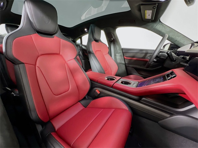 2026 Porsche Taycan GTS photo 26