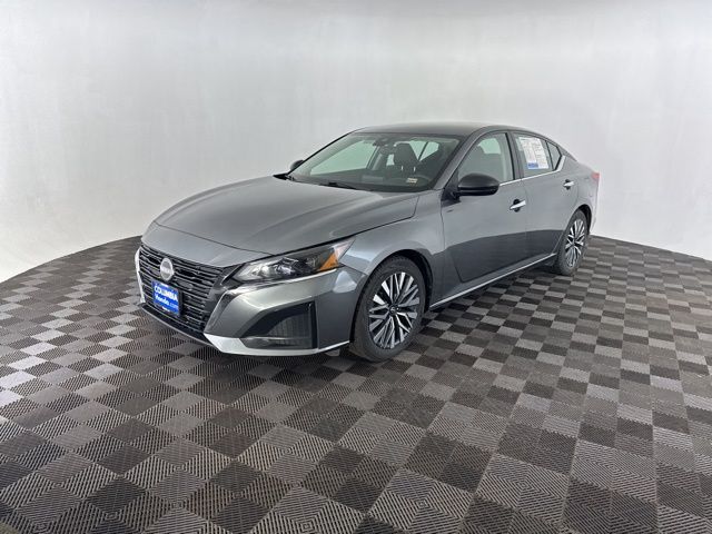 2024 Nissan Altima 2.5 SV photo 3