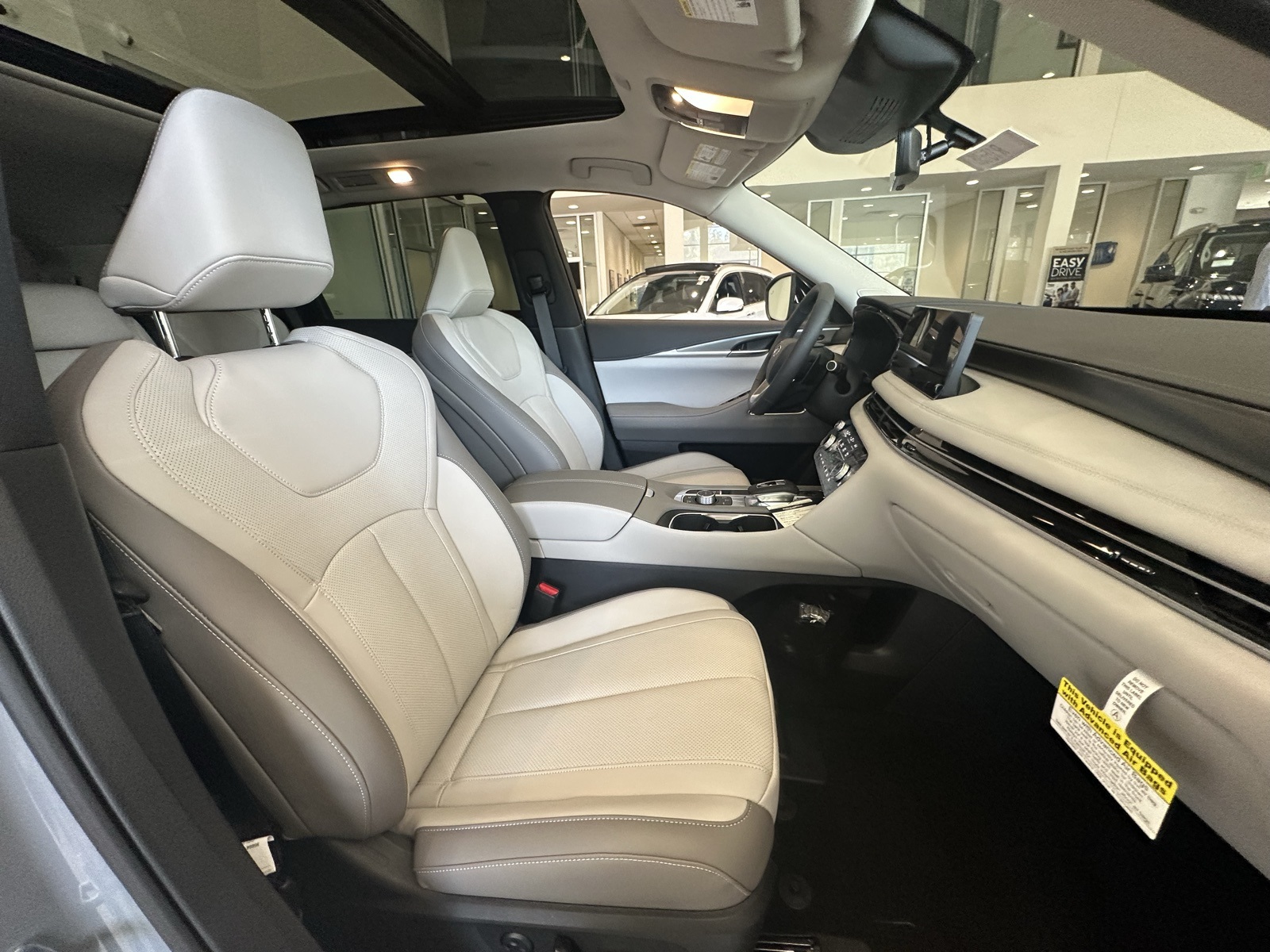2026 Infiniti QX60 Luxe photo 36