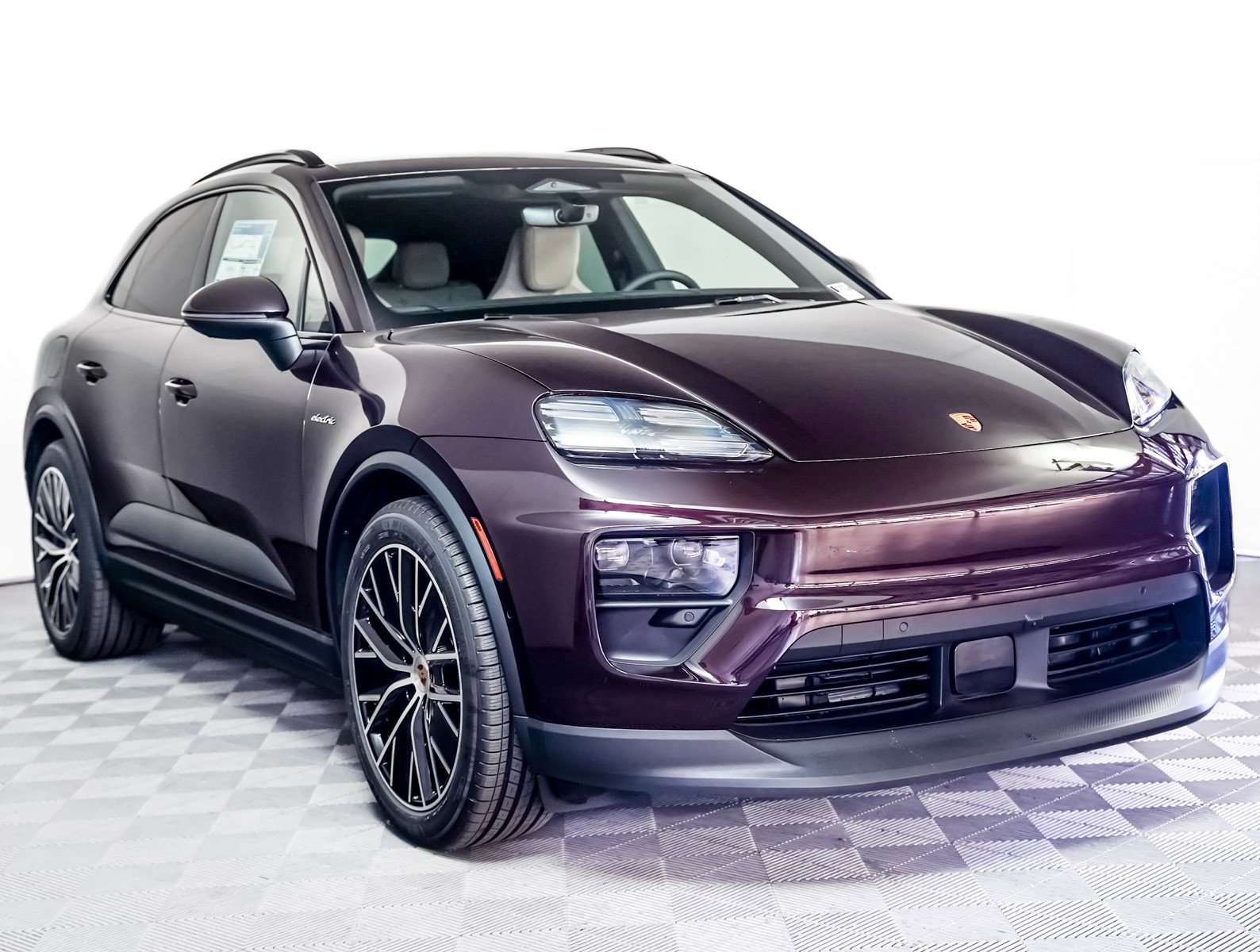 2025 Porsche Macan Electric photo 6