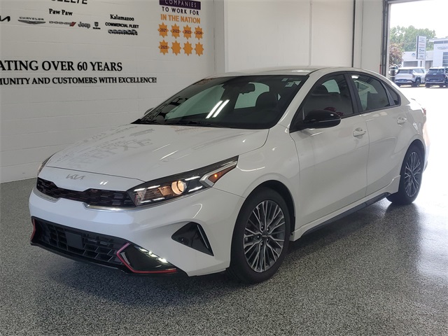 2023 Kia Forte GT-Line photo 4