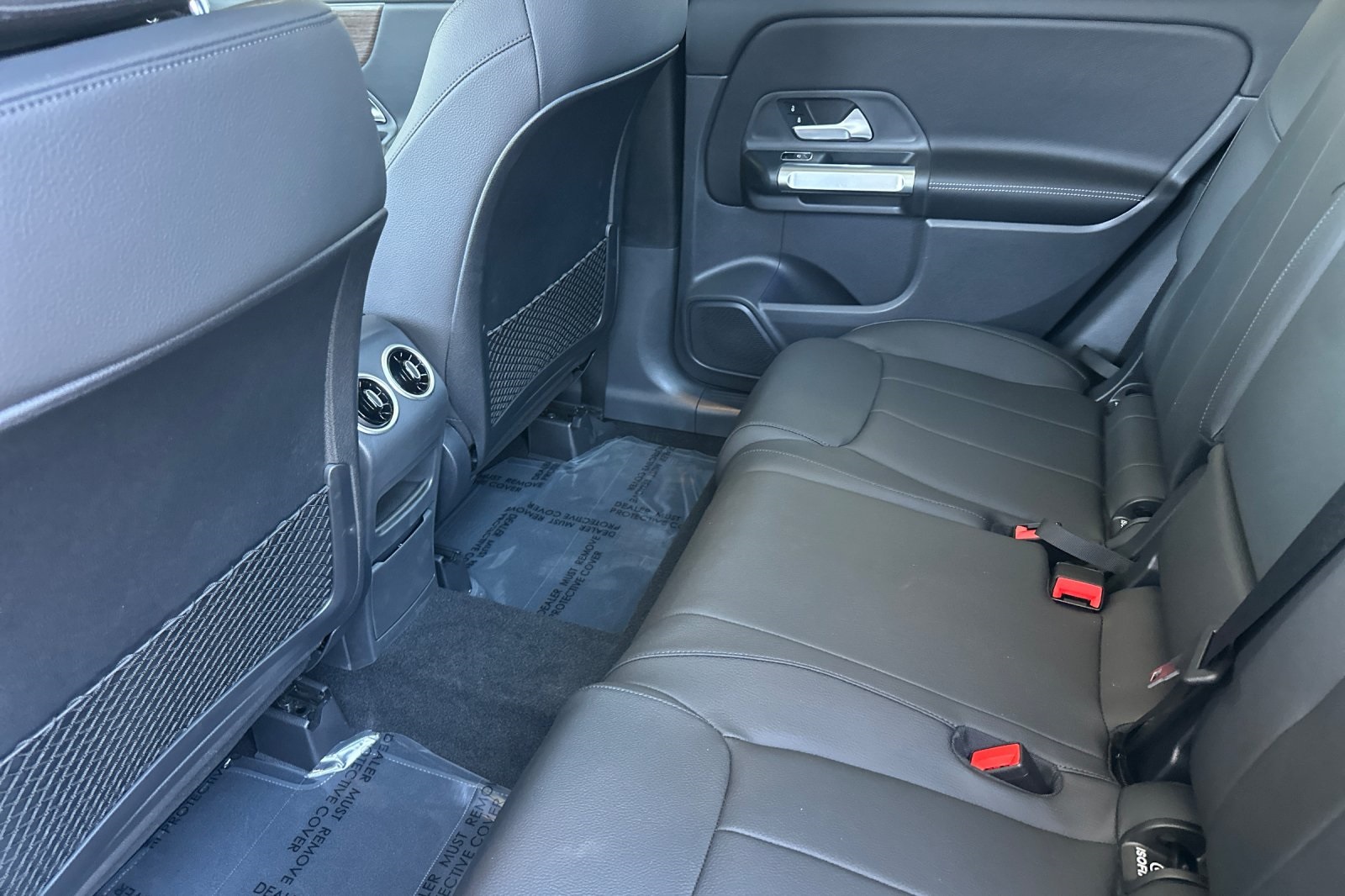2025 Mercedes Benz GLB 250 4MATIC photo 11