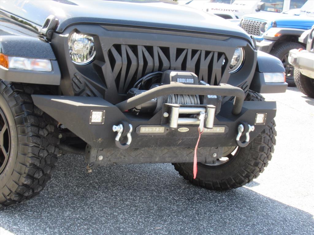 2023 Jeep Gladiator Willys photo 3