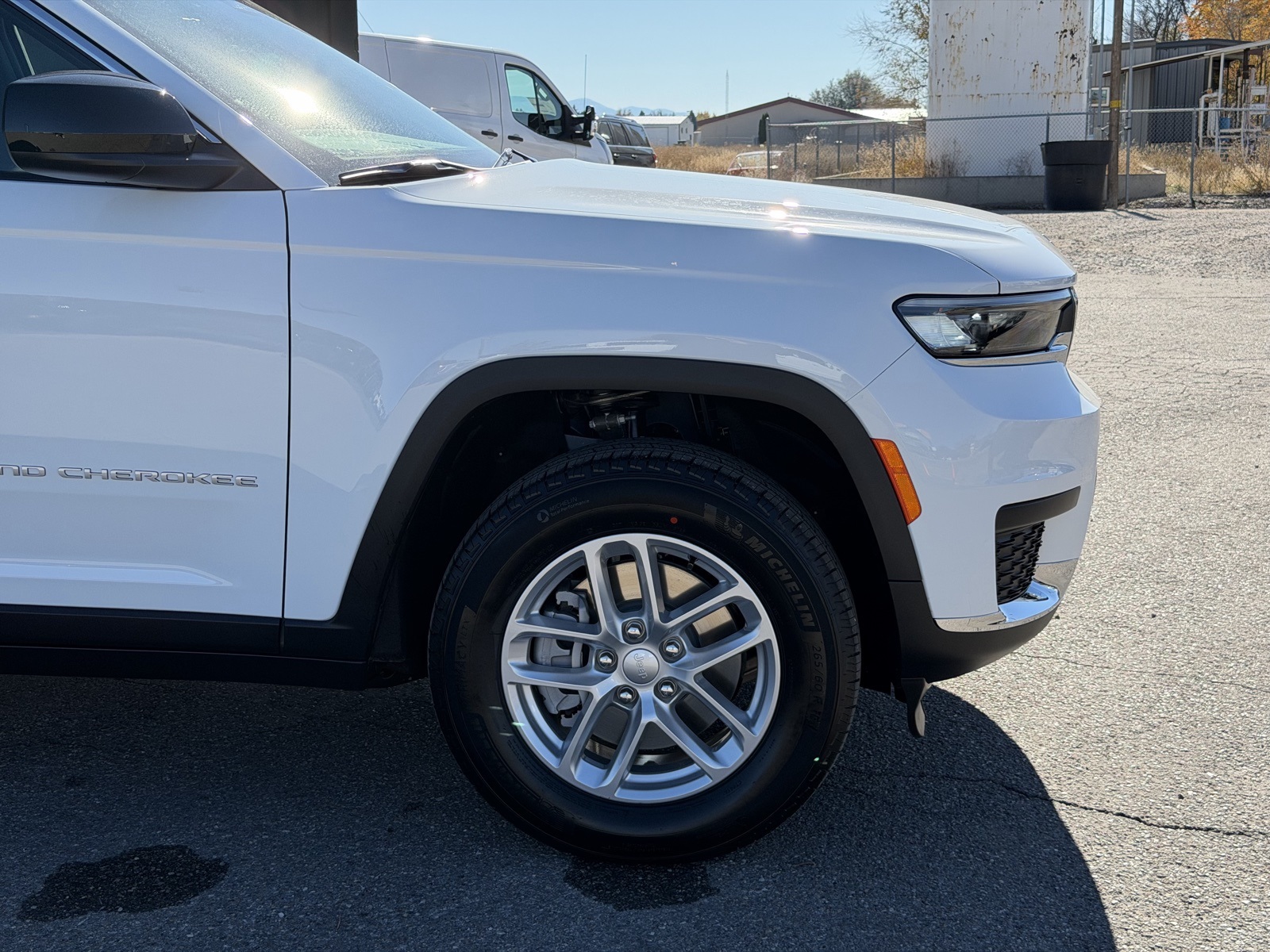 2025 Jeep Grand Cherokee Laredo X photo 2