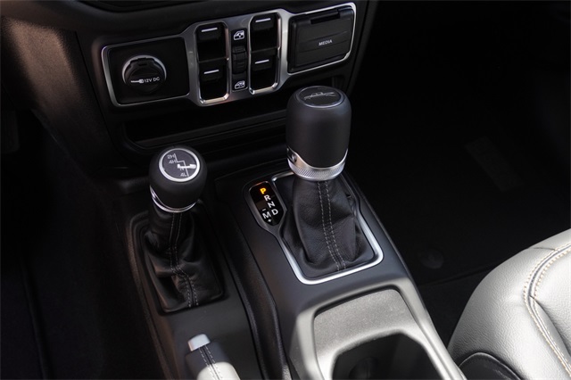 2025 Jeep Gladiator Sport Texas Trail photo 24