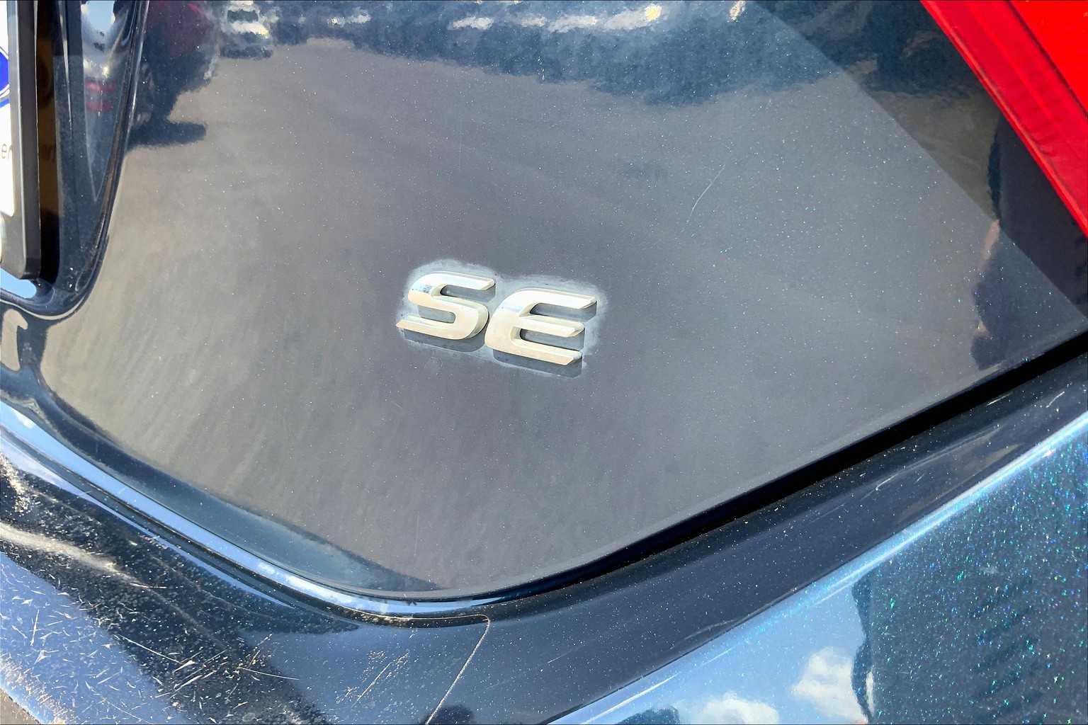 2017 Toyota Corolla SE photo 9