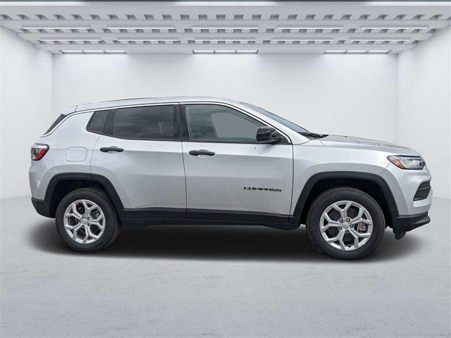 2024 Jeep Compass Sport photo 2