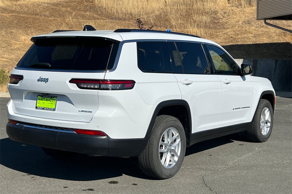 2023 Jeep Grand Cherokee Laredo photo 9
