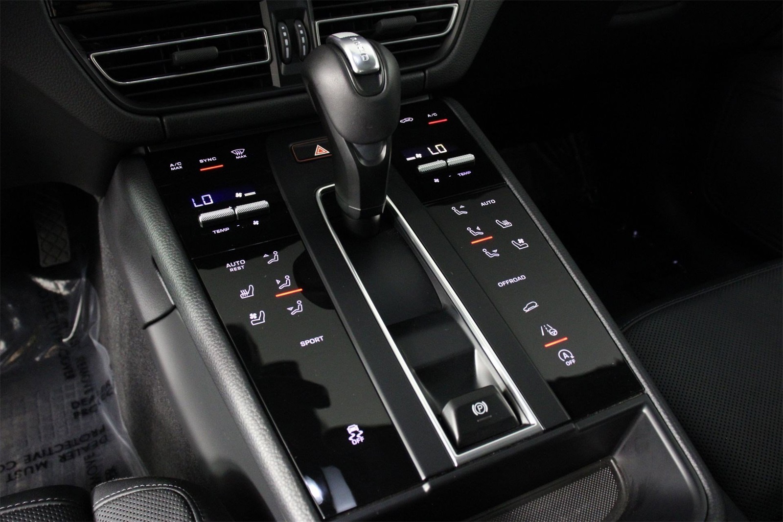 2025 Porsche Macan photo 18