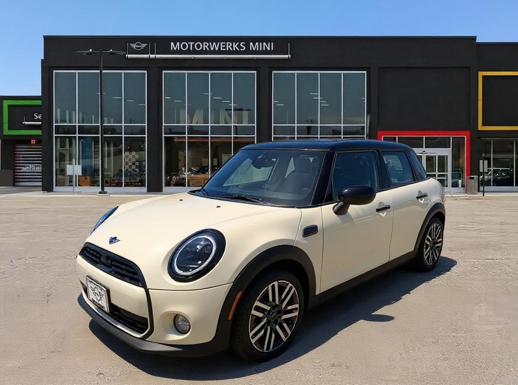 2026 MINI Hardtop Oxford Edition's photo