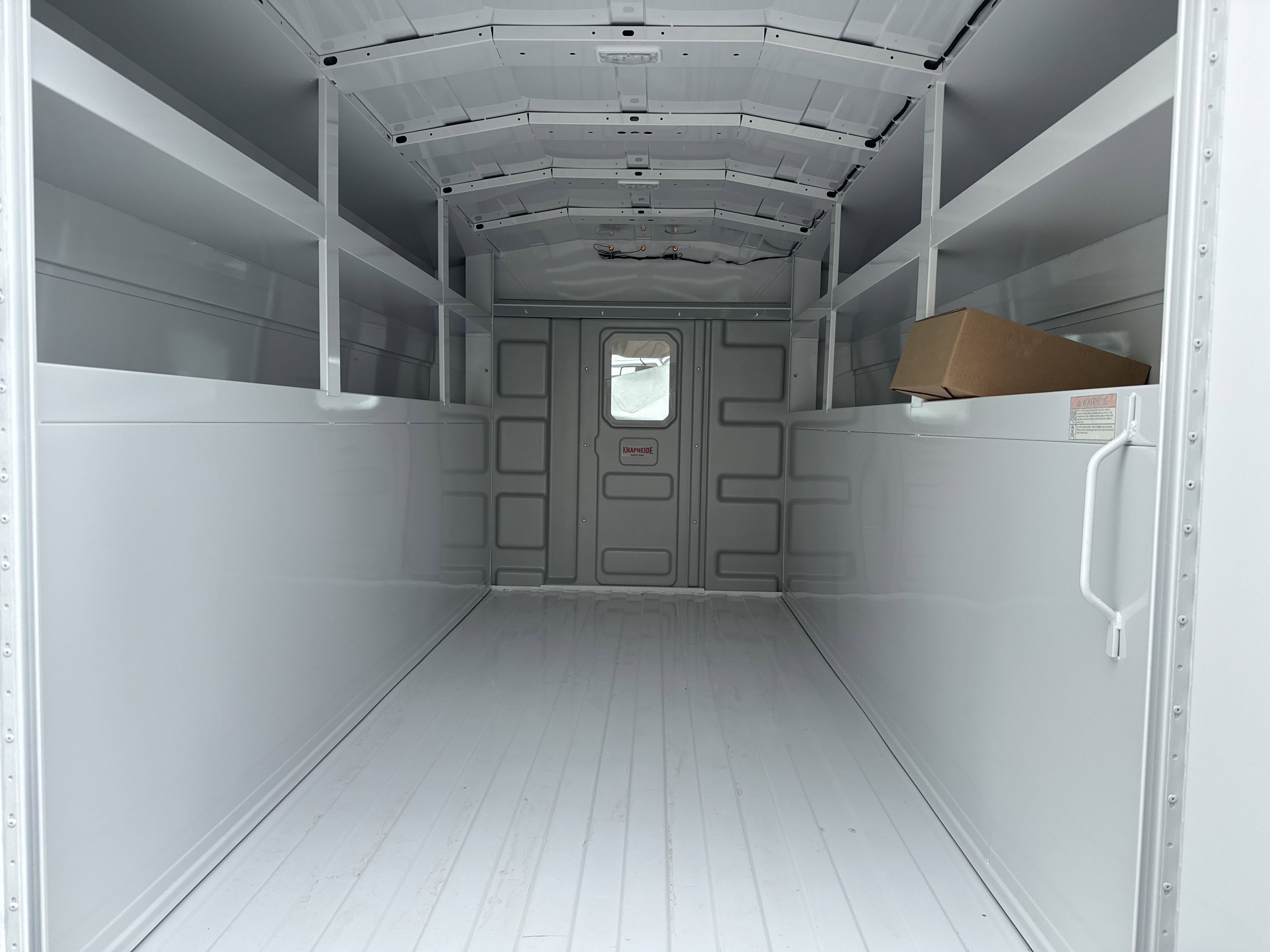 2025 Chevrolet Express Cutaway 3500 photo 2