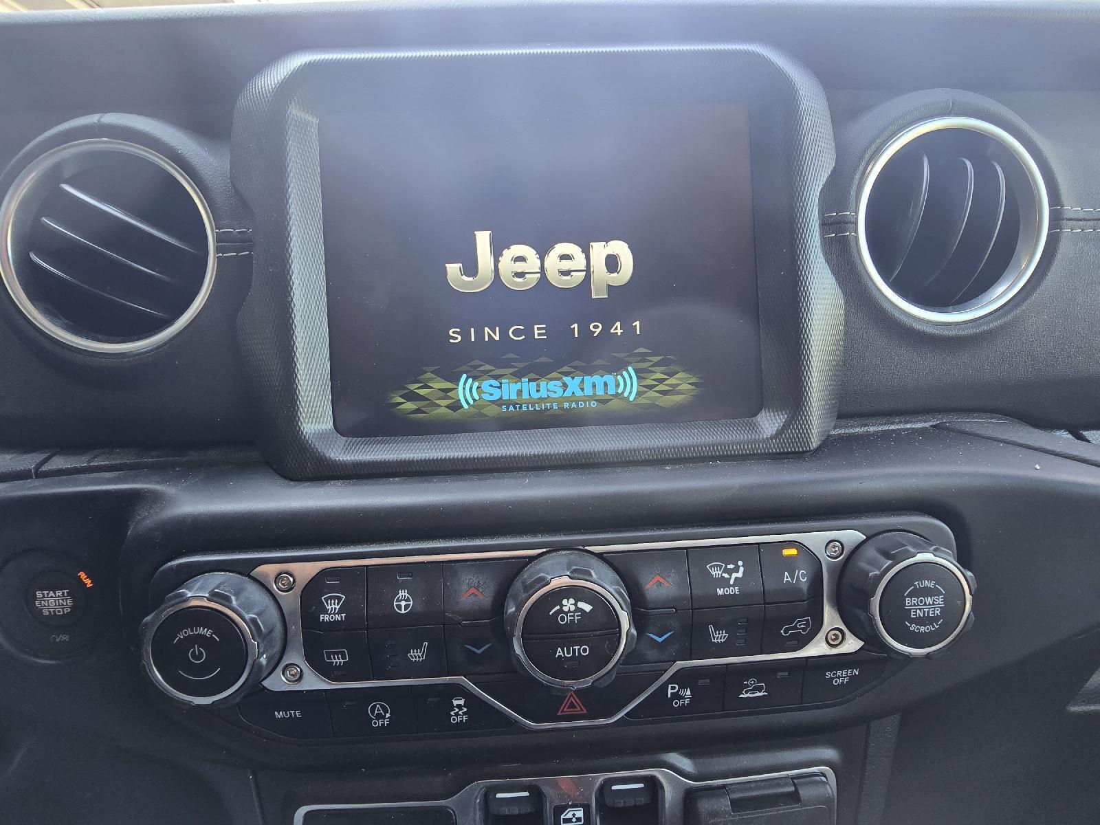 2022 Jeep Wrangler Unlimited Sahara photo 12