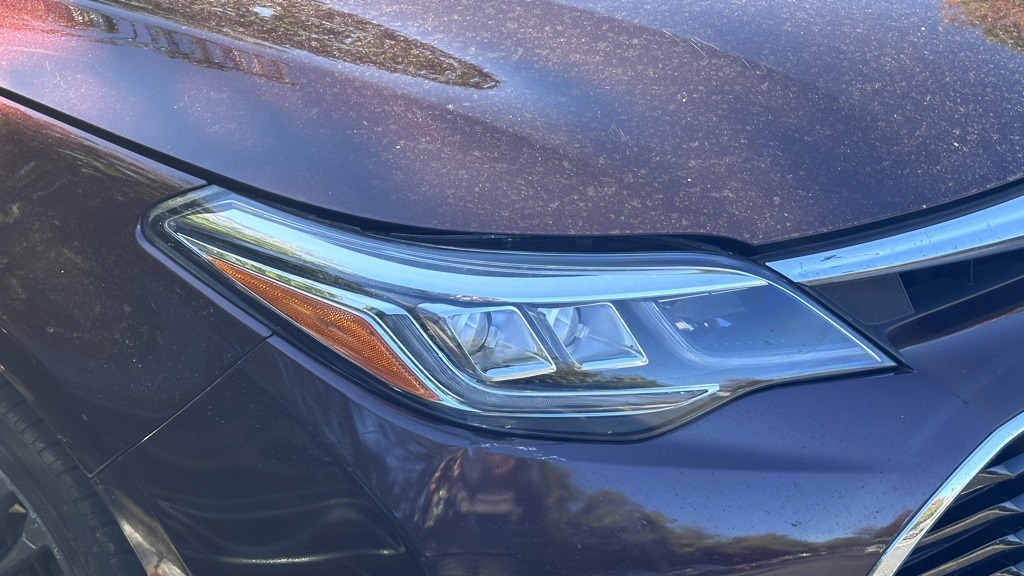 2016 Toyota Avalon Touring photo 2