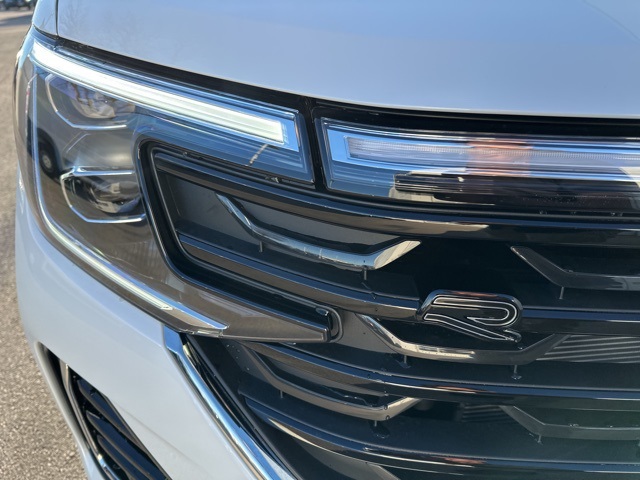2025 Volkswagen Atlas SEL Premium R-Line photo 2