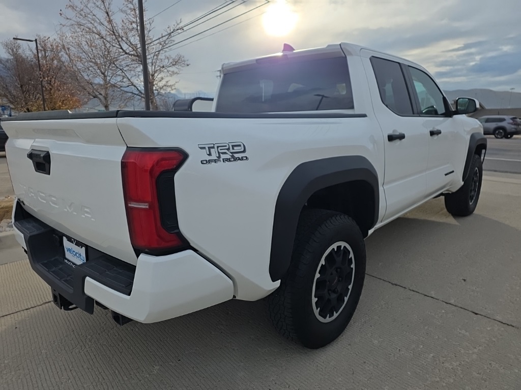 2024 Toyota Tacoma TRD Off-Road photo 4